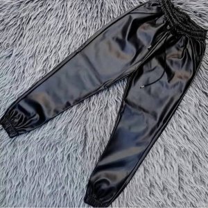 شلوار چرم ترک تو کرکی