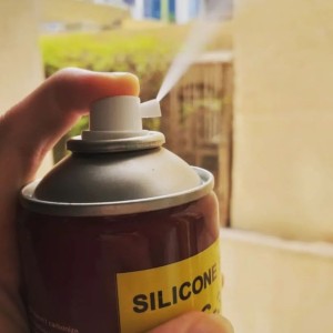 اسپری سیلیکون ( تمیز کننده و روان کننده، جدا کننده قالب )
