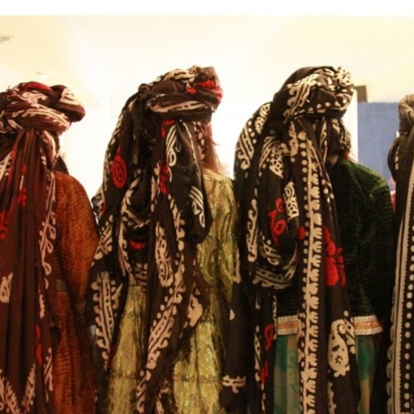 خرید اینترنتی روسری گلونی ابریشمی